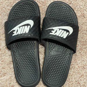 Nike Benassi Women's Slide Sandals